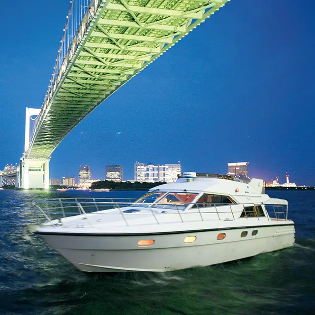 運営母体は船会社。レストランからクル ーズできるプランもおすすめ