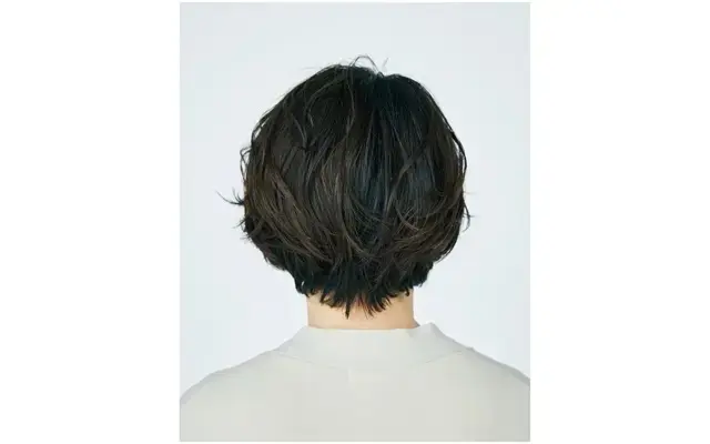 今どき束感×パーマで軽やかショート