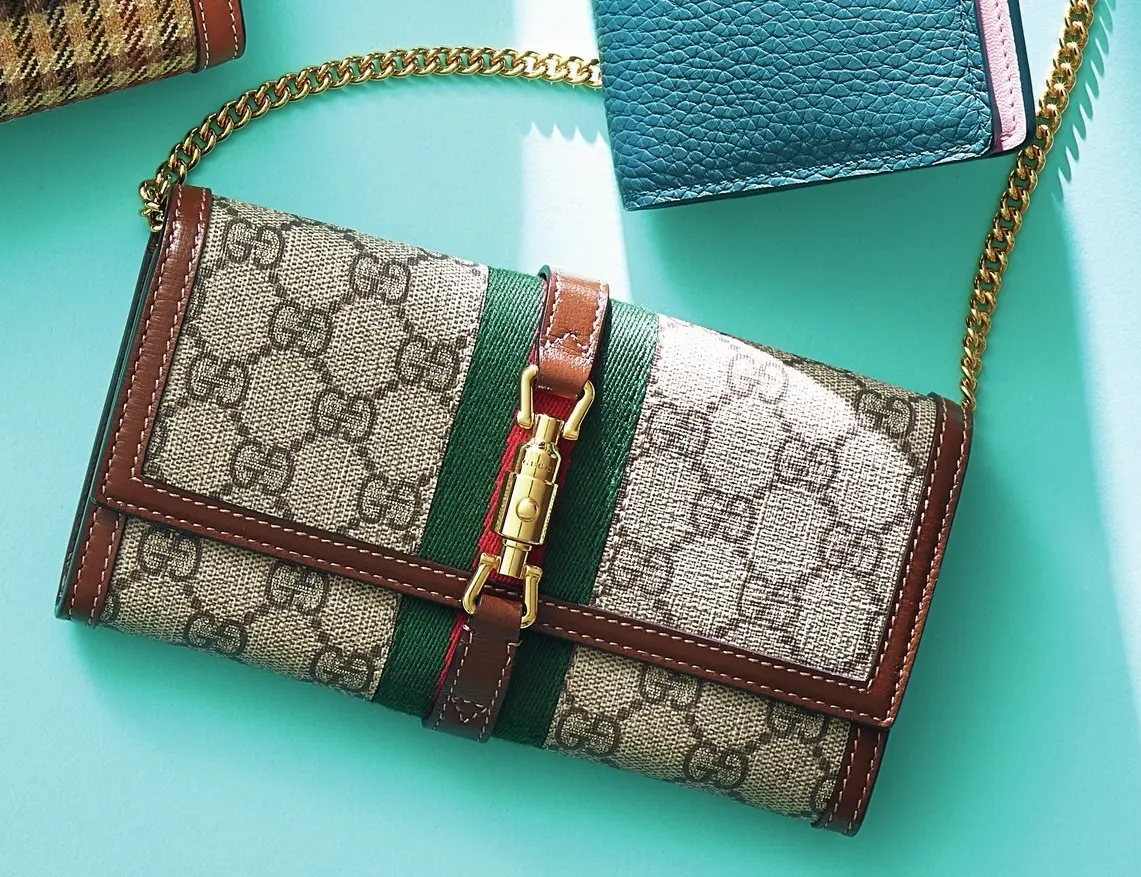 【幸福財布2023】ルイ・ヴィトンとグッチの長財布