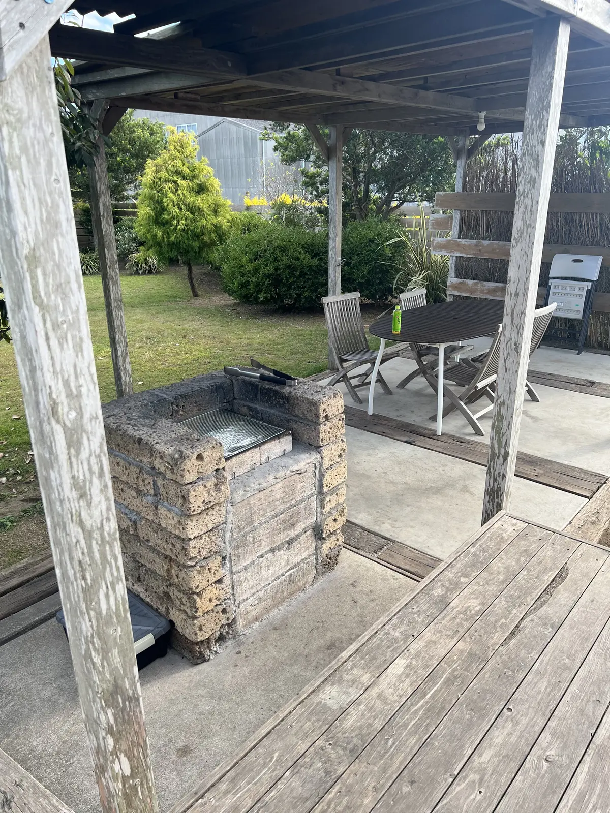 お庭ではBBQもできます