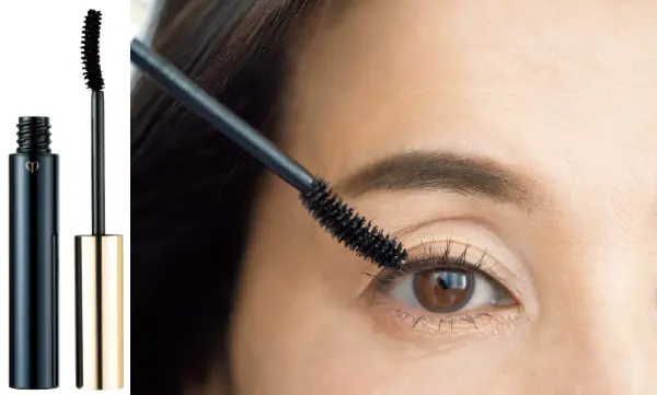 黒のマスカラをセパレート塗り