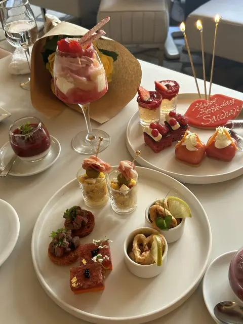 大人レッドの華やかアフヌンで女子会の画像_4