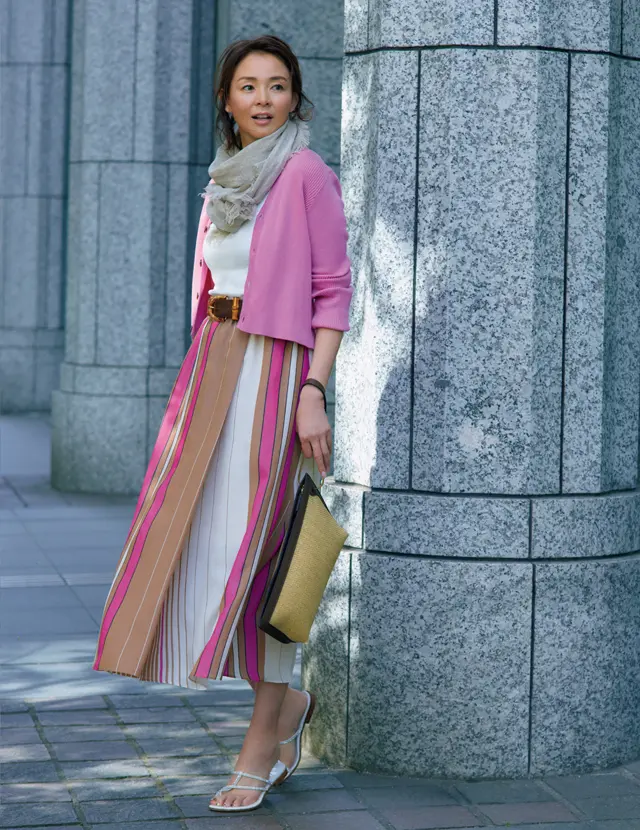 ボールジィのフレアスカートを着こなすSHIHO