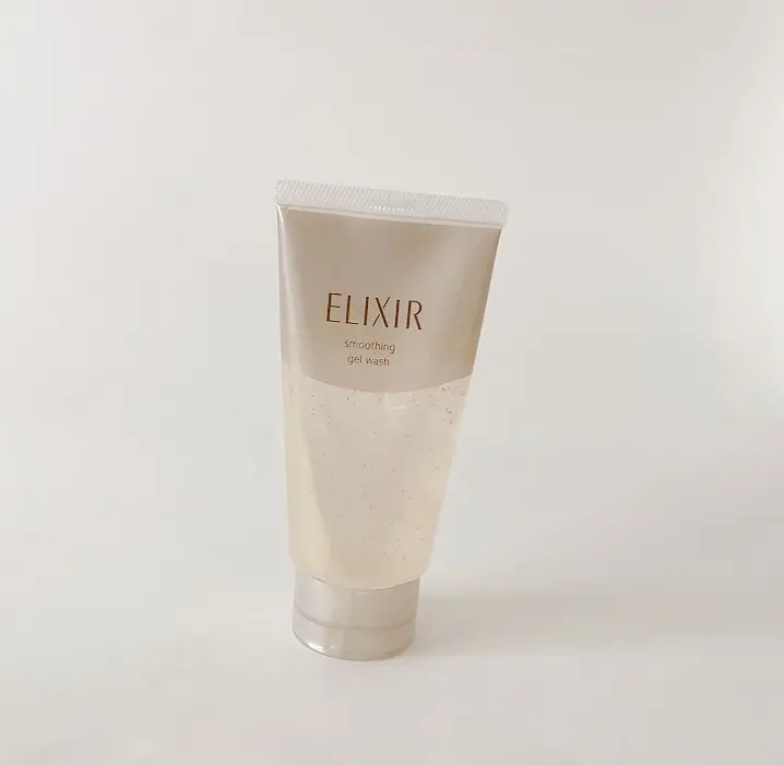 ジェル状でなめらかに洗い上げる、資生堂エリクシールの洗顔料
