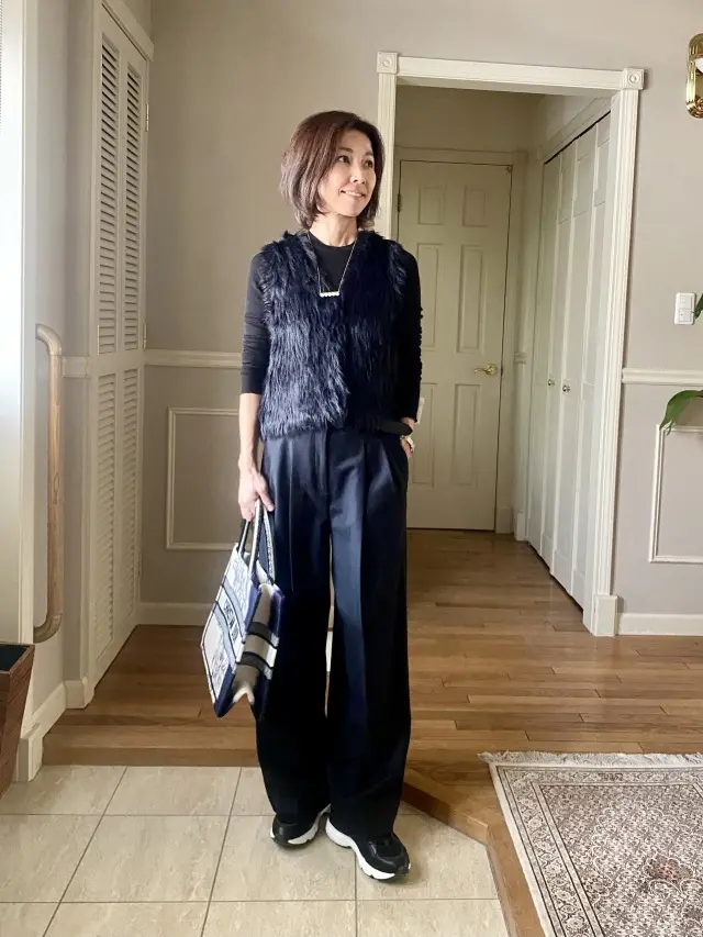 オールブラックコーデの画像_3