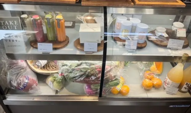 色とりどりのお野菜が並びます。