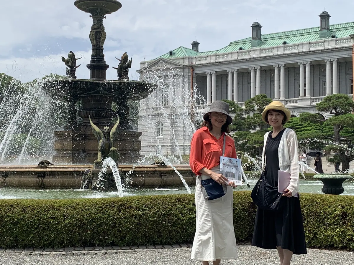 迎賓館　噴水前