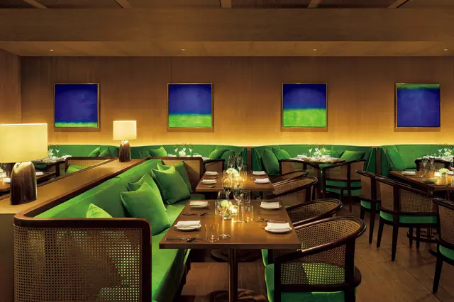 緑と碧が美しいJade Roomには、個室も用意