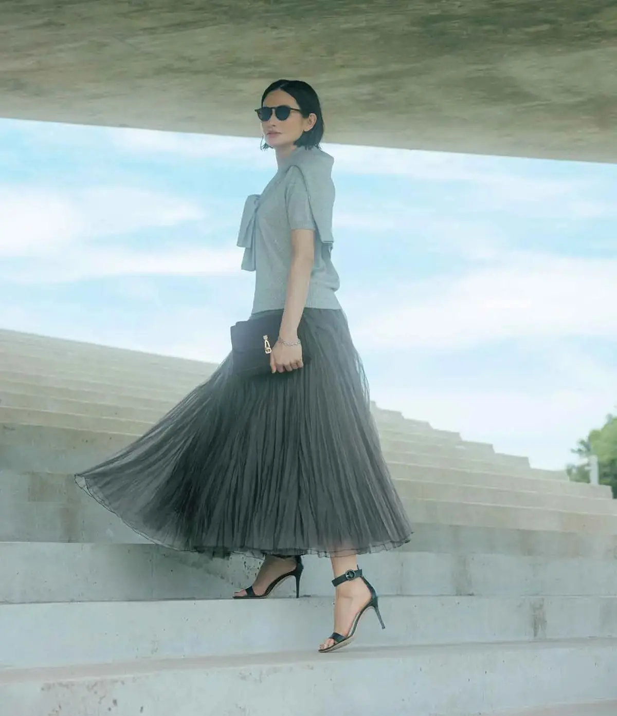 【エレガントなブラウンのボトムス＆トップス8選】50代が今欲しい！季節の変わり目は「ブラウン」で美しく