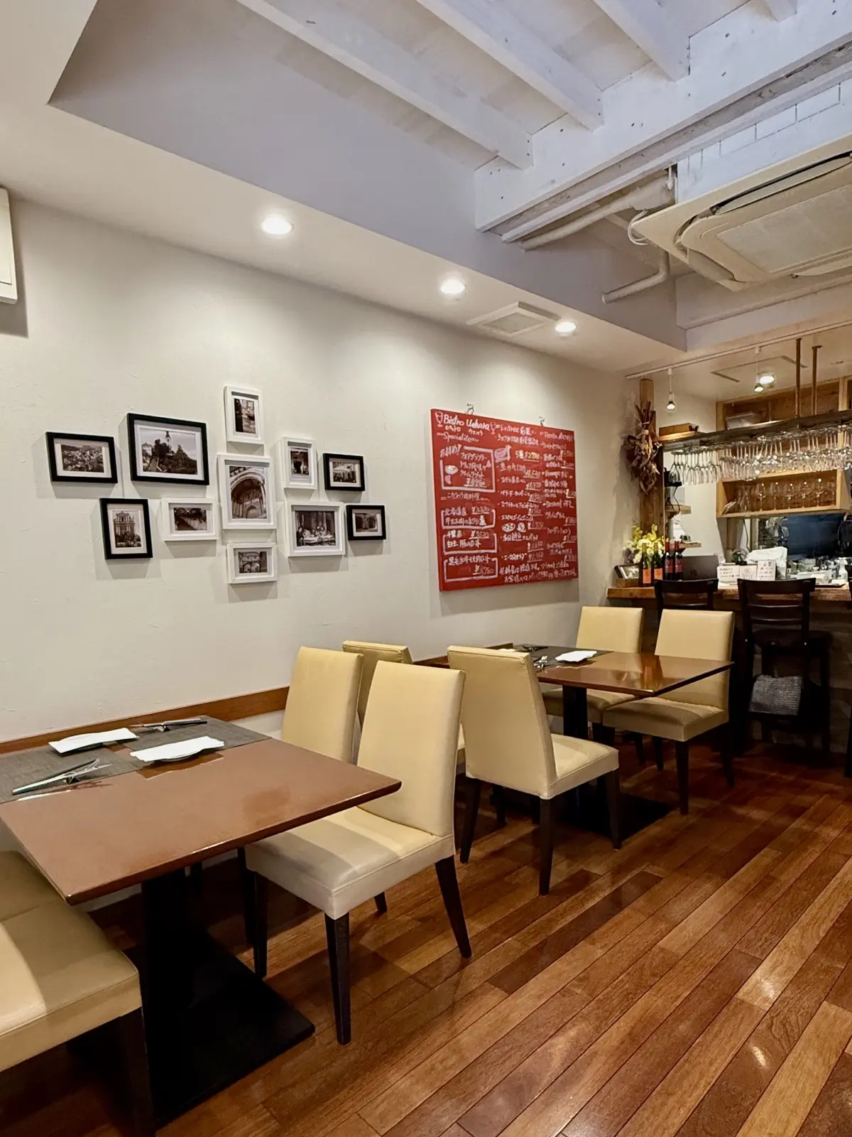 北千住　フレンチ　ビストロウエハラ　店内写真