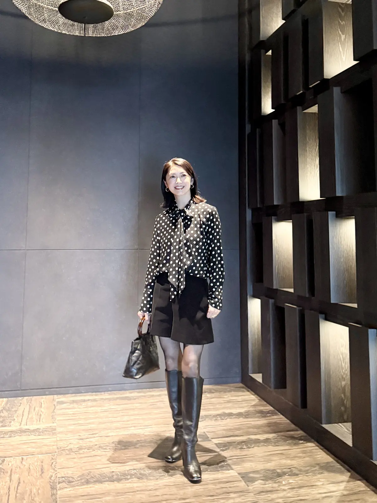 一枚で”華リュクス”なブラウスでホテルスの画像_10