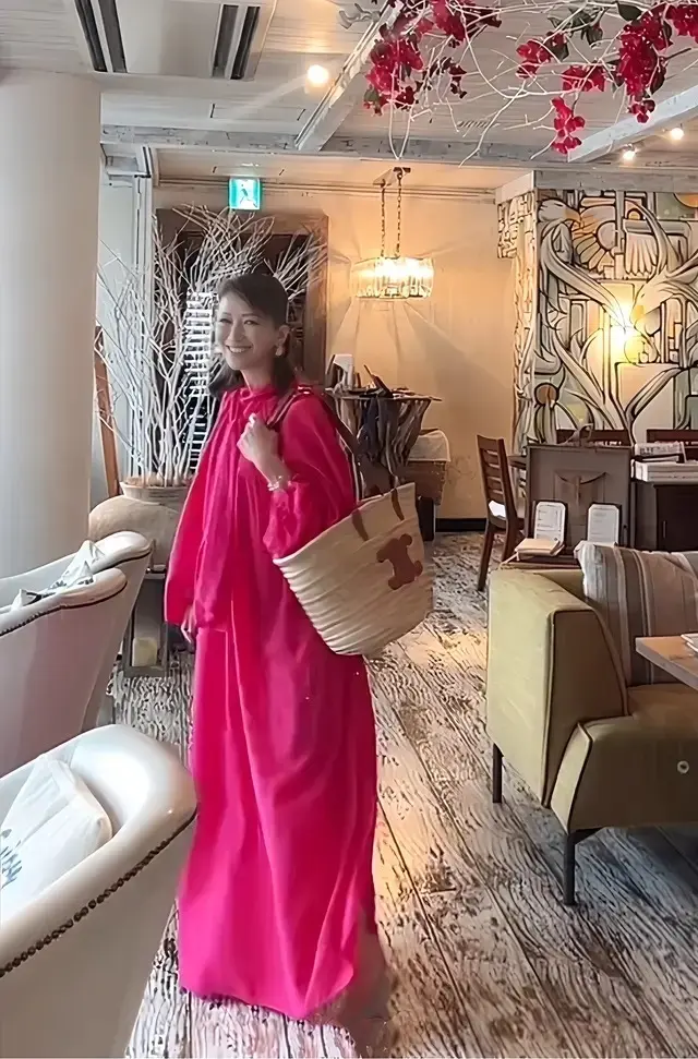 華組　ワンピースコーデ