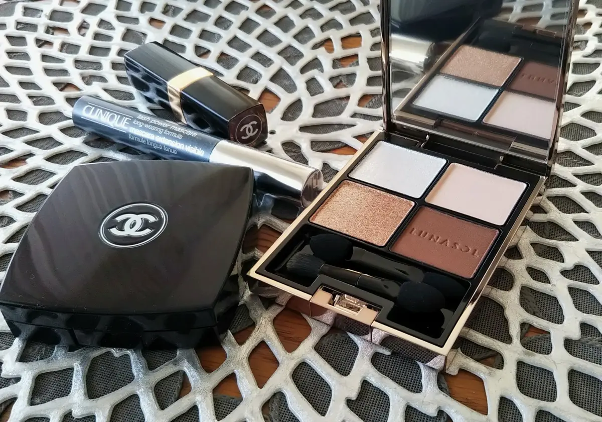 新入りアイカラー　ルナソル　アイカラーレーション15　（Flawless Clarity）