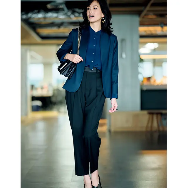 LARDINIのノーカラージャケット