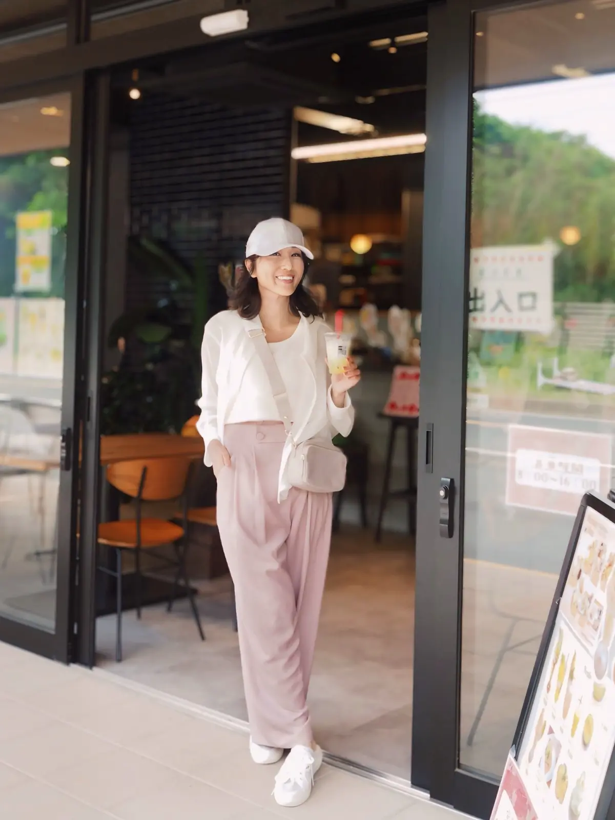 帽子：PRADA（プラダ）