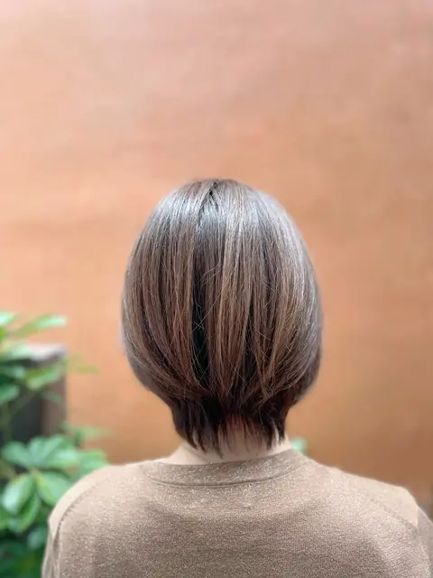 アラフィーヘアカット（後ろ）ショートボブ