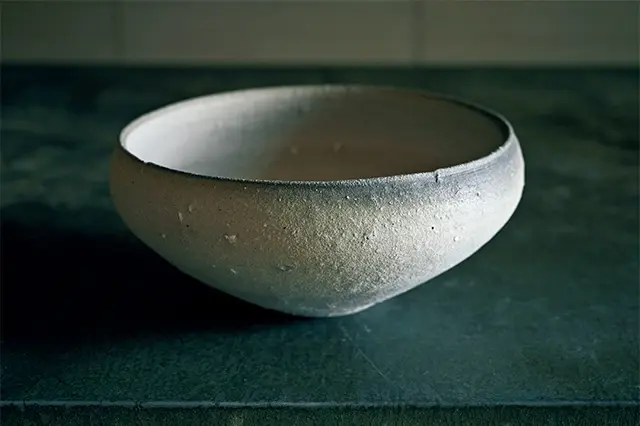 ひとつあると景色が締まる 清水善行さんの大鉢