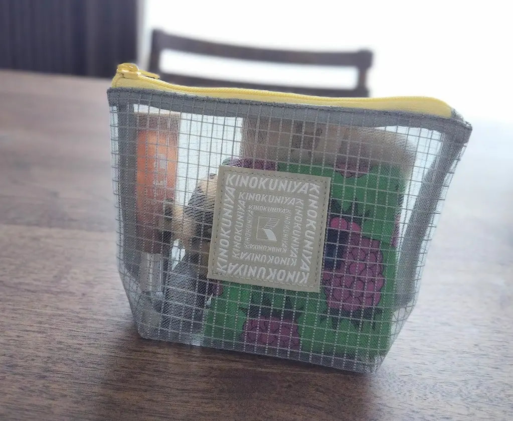 紀ノ国屋　メッシュスイーツポーチ（ライトグレー）