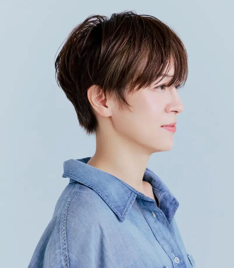 シャープだけどやわらか。50代のための軽やかでかっこいいショートヘア【50代髪型・ヘアスタイル】