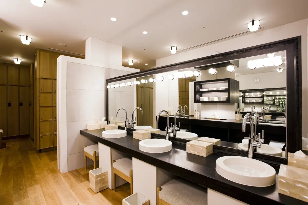 アンダーズ 東京　AO スパ＆クラブ　ロッカーエリア