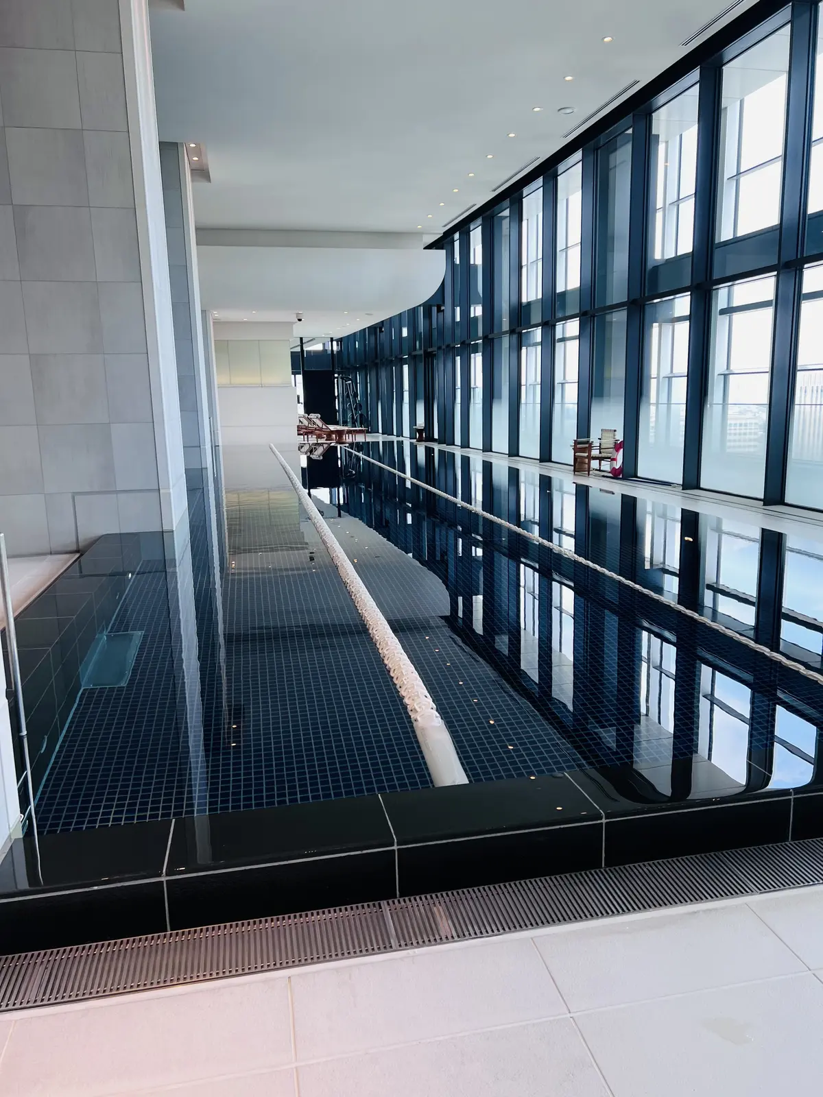 アンダーズ 東京　AO スパ＆クラブ　プール