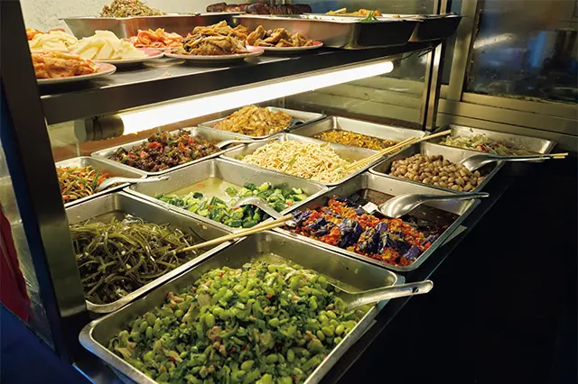 小菜（シャオツァイ）と呼ばれる小皿メニューも豊富