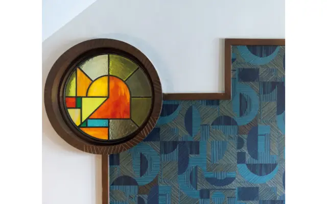 建築当時を思わせる館内の意匠デザインも楽しい