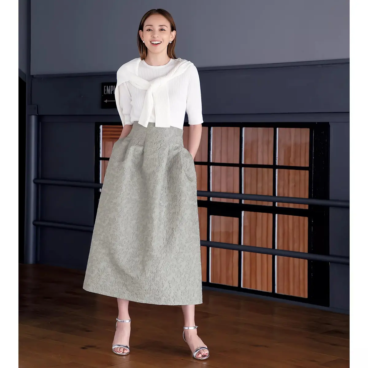 ディープカラーや表情のある素材で、ムードの画像_5