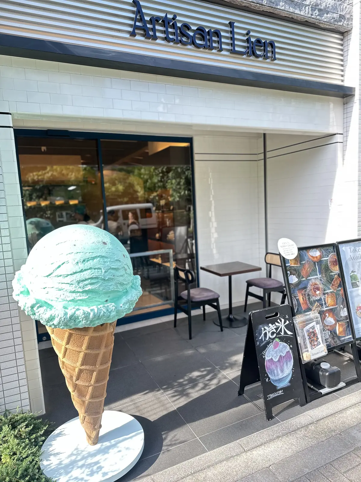 白×青コーデで楽しむ白金高輪 artisの画像_3