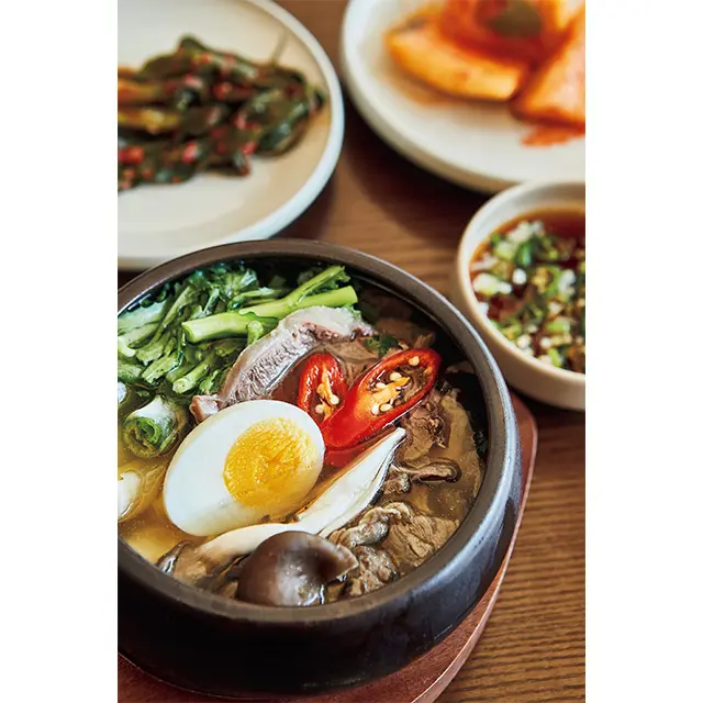 オボ クタンW11,000。ゆで肉は タレにつけて。それだけで お酒のつまみにも