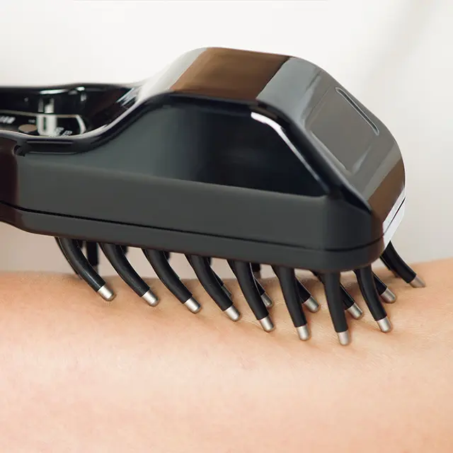 らせんを描いたり、小刻みに揺らす