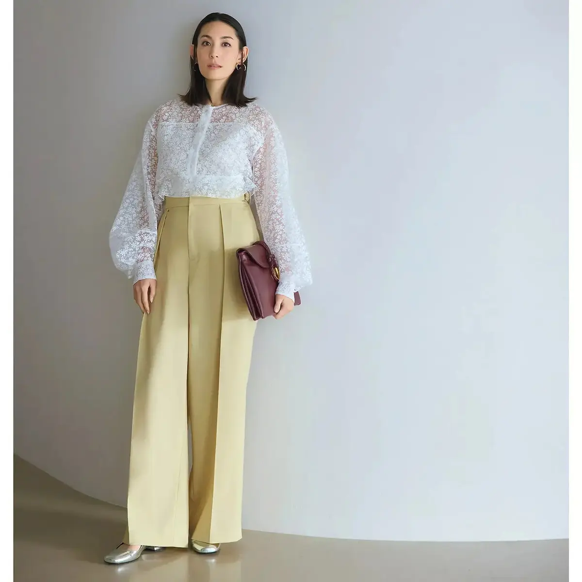 E by éclat 【斉藤くみさんコラボ】 サイドベルトつきタックワイドパンツ