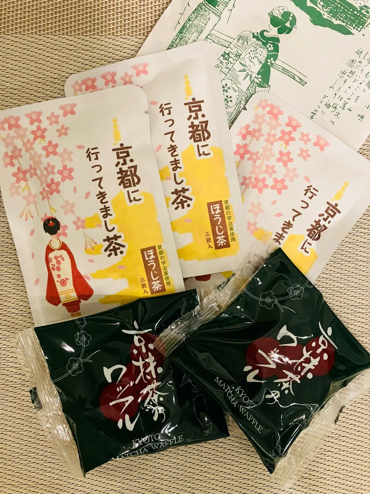 京都観光　京都タワー　清水寺　京都　大阪　滋賀　御朱印　上賀茂名物やきもち　二年坂　三年坂　おぶや　京都みやげ　ねねの道　中村藤吉