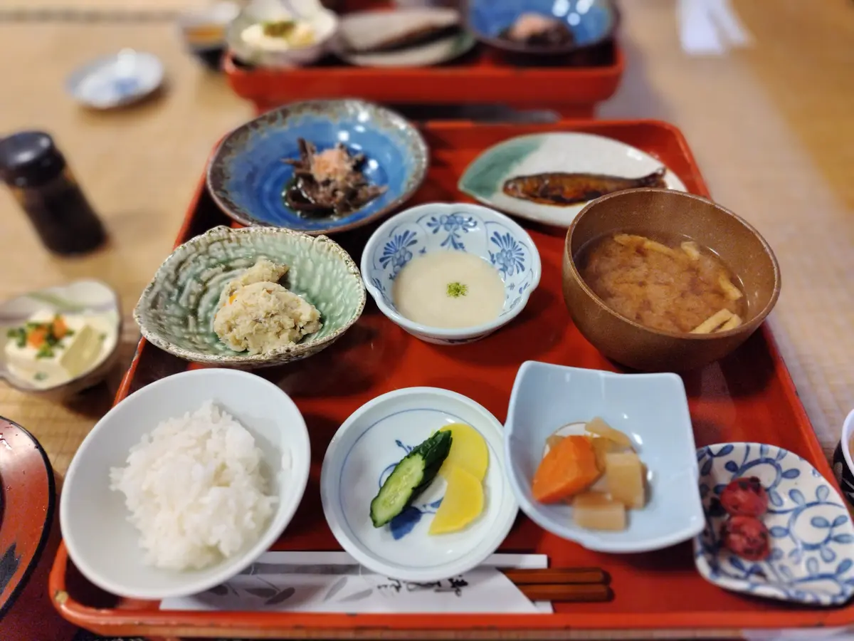 朝食　岩魚の甘露煮