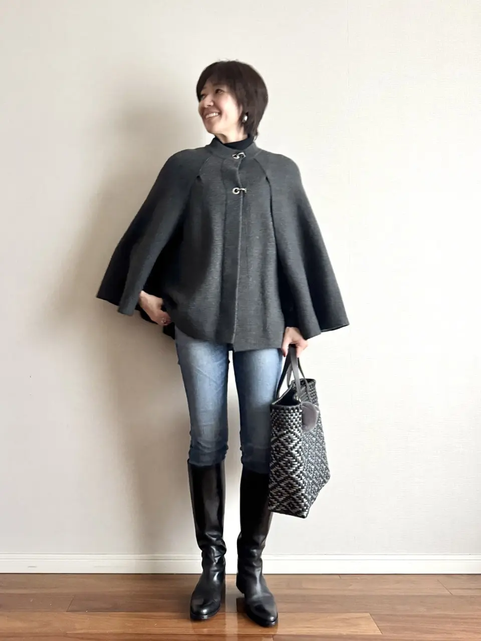 ZARA ニットケープコート コーデ ③