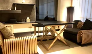 ルームサービス用テーブル