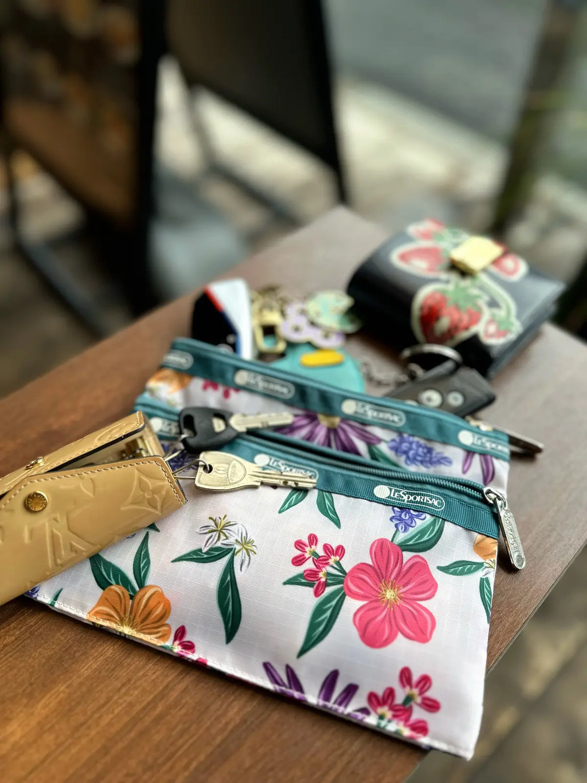 エクラ10月号の特別付録はLeSportの画像_2