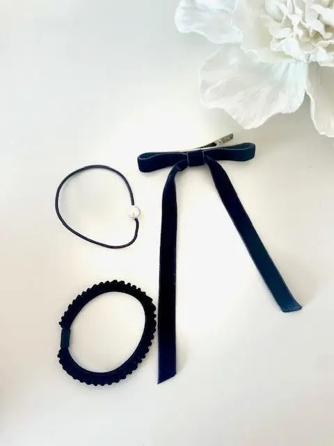 ブルーグレーのリボンとパールのゴム