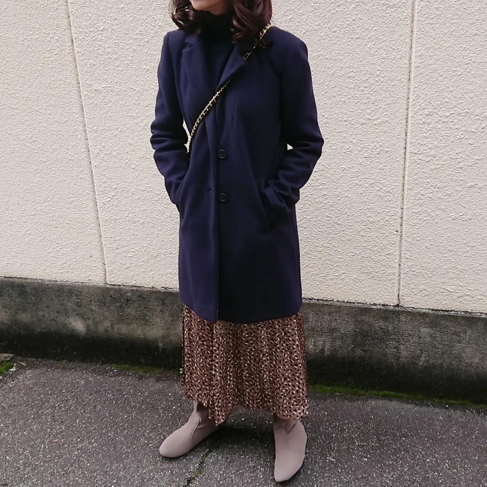 ネイビーコート  ロングスカート  ベージュロングブーツ