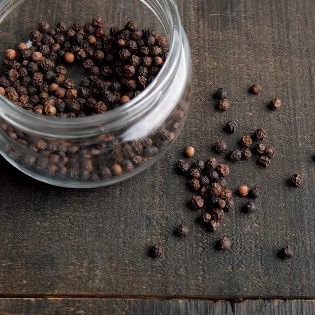 こしょうを丸ごと使って