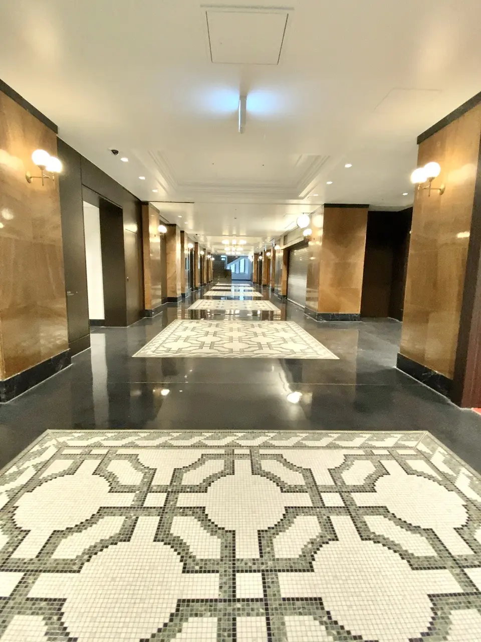 九段会館テラス 廊下