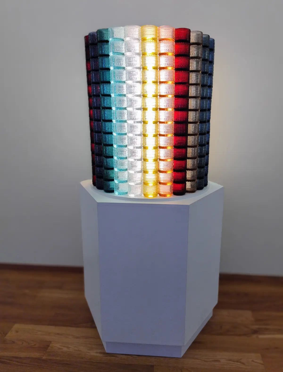 秋田市立千秋美術館　イッタラ展　カステヘルミタワー　iittala