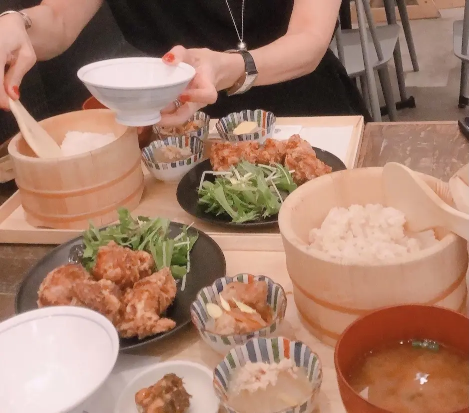 炊き立てご飯　お櫃ご飯　コシヒカリ