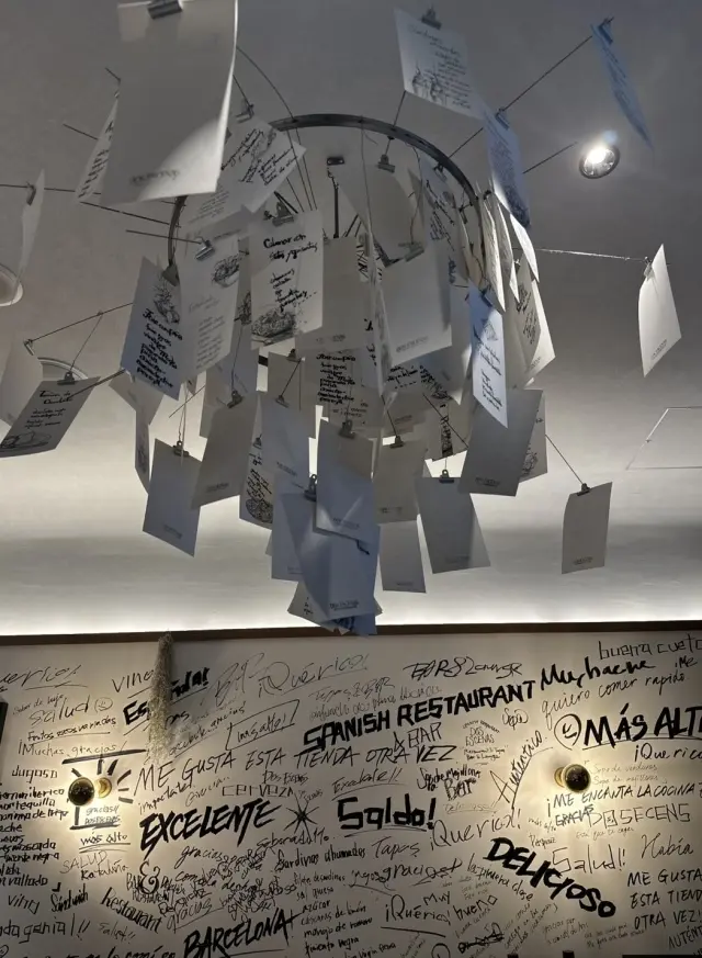 ウォールアートがお洒落なお店で二次会。の画像_2