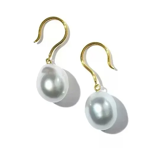 幸福感で包んでくれる、揺れるバロックパール