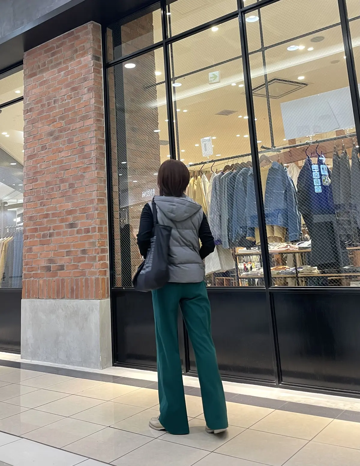 ロゴニットコーデの画像_4