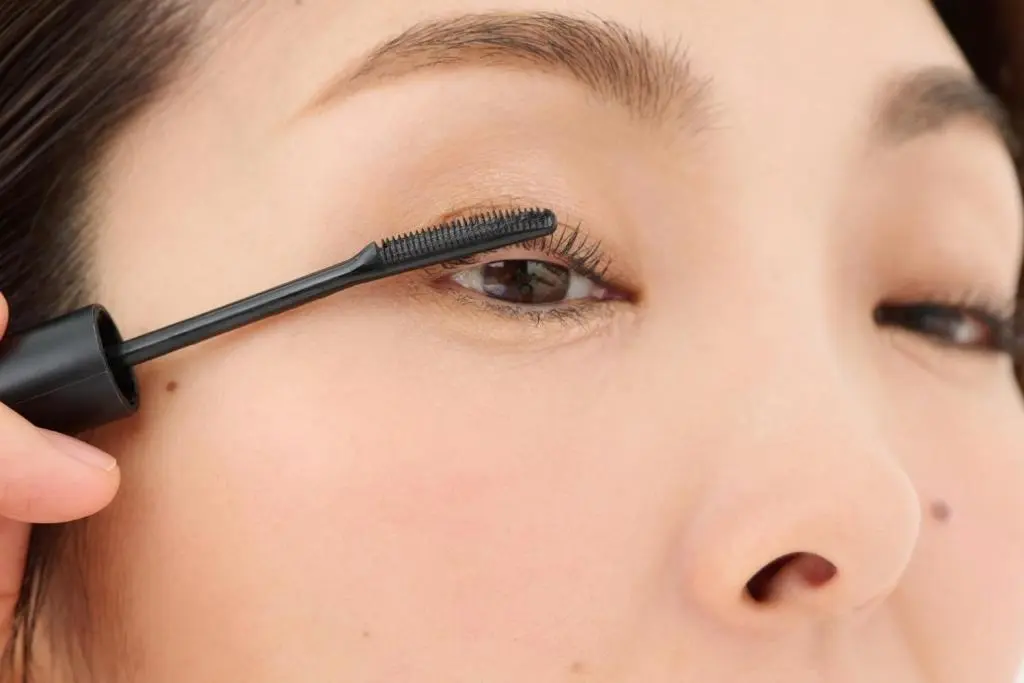 OurAge×Webエクラ まつげテク　マスカラ下地で、まつ毛の立ち上がりを固定