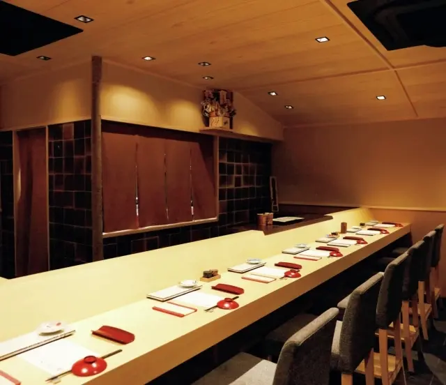 カウンター12席