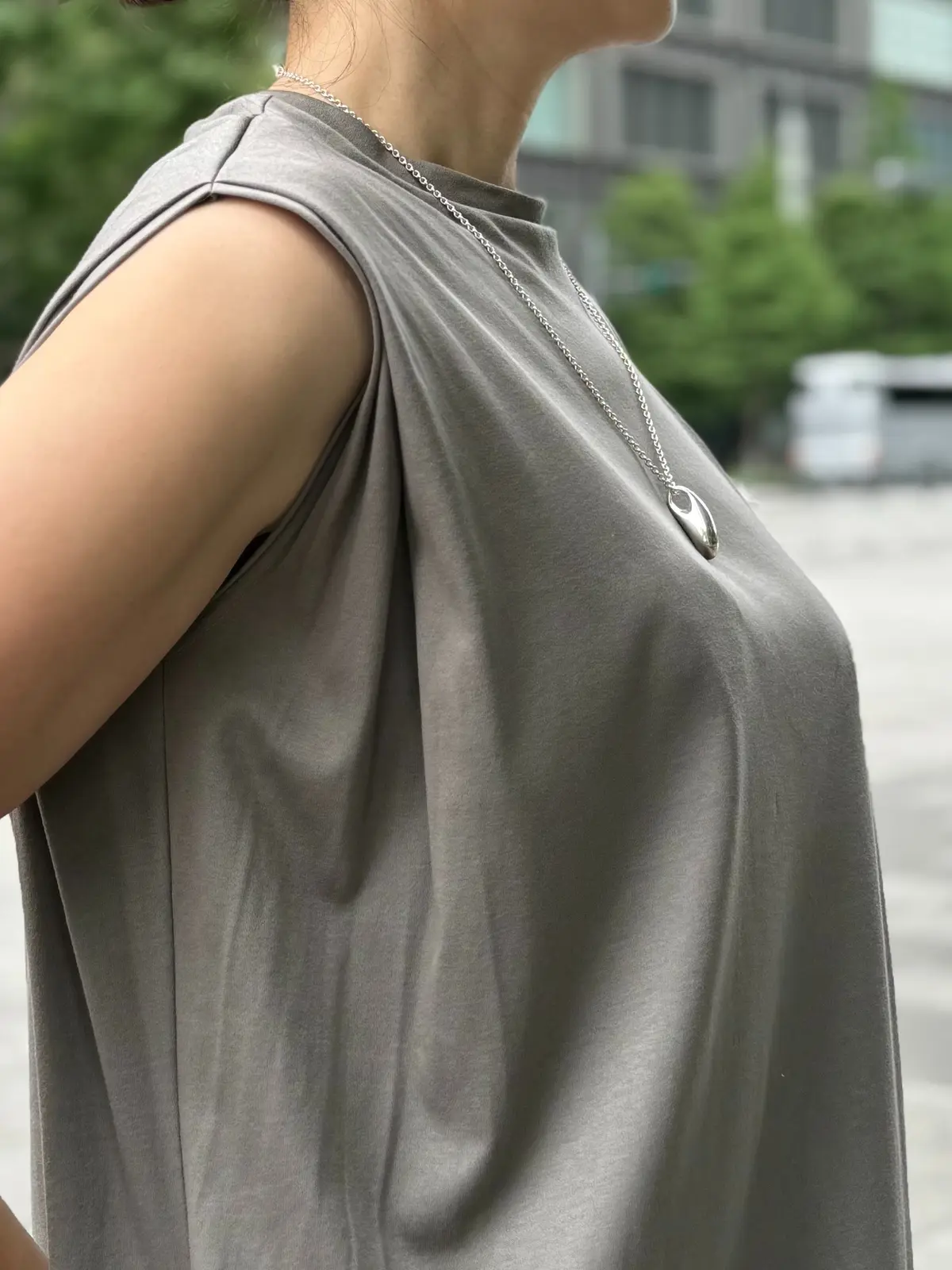 イーバイエクラ　SALONEワンピース　グレージュ　接触冷感ワンピース