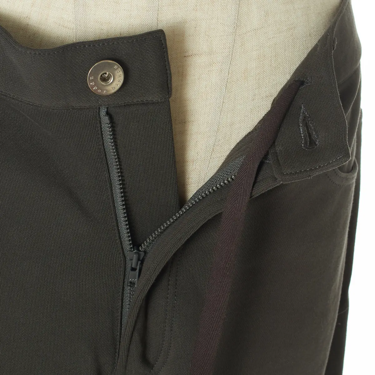 こなれたムードを加えるのに欠かせない「uの画像_3